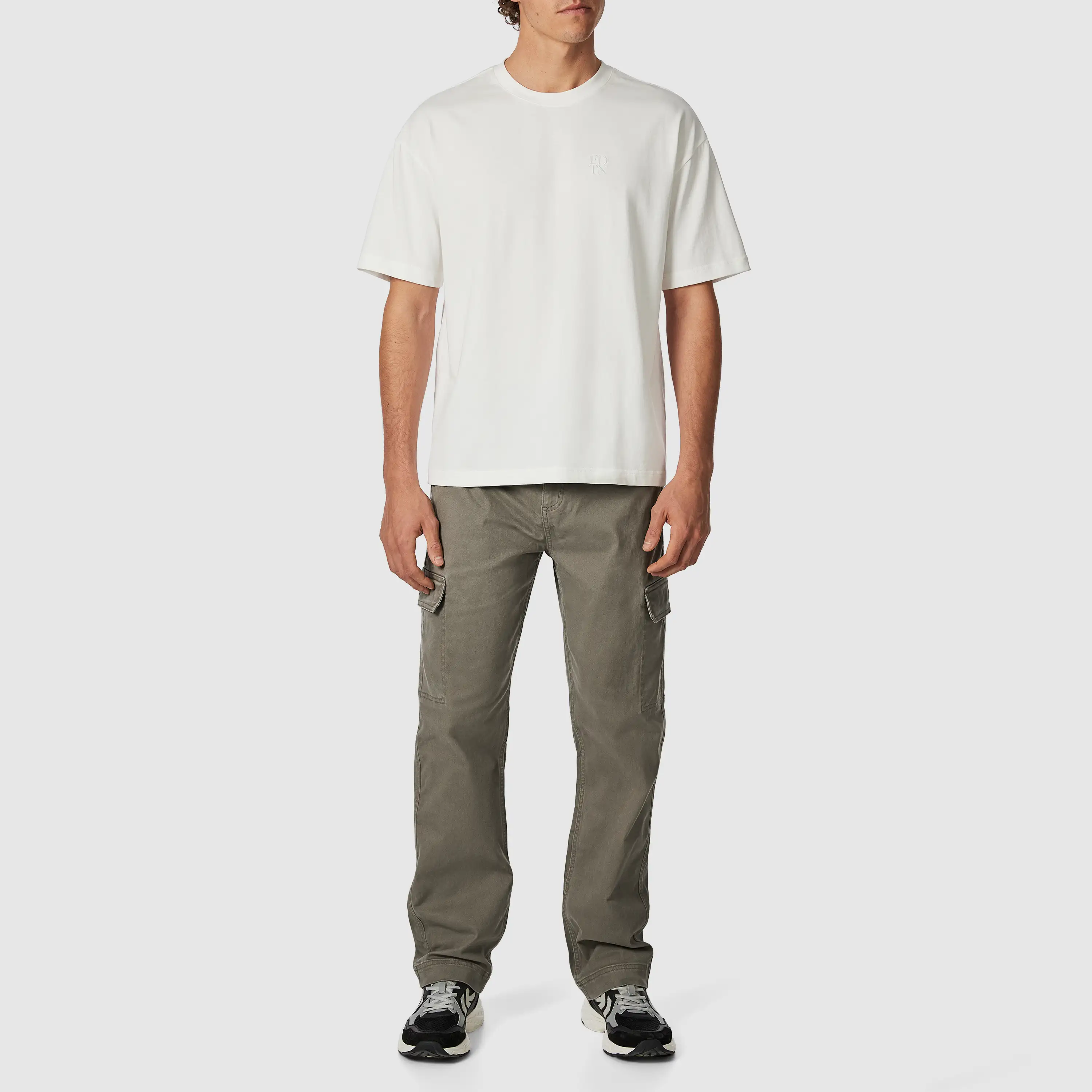 2419-green-reaves-cargo-pant-green-1.webp