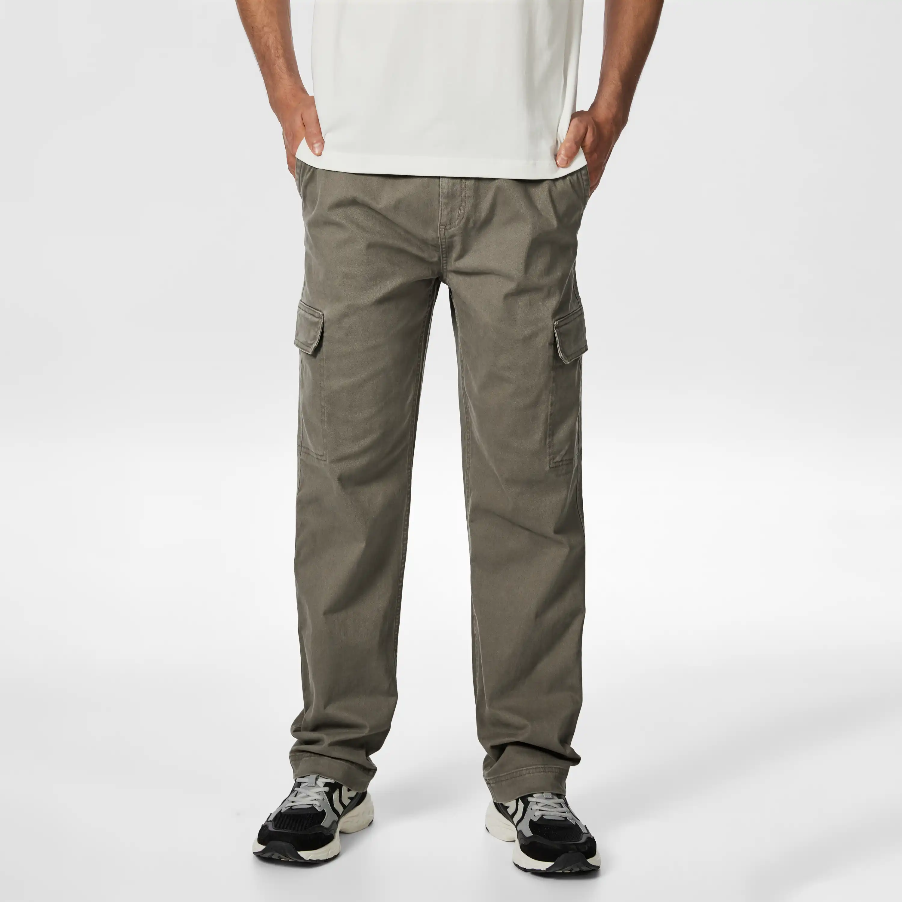 2419-green-reaves-cargo-pant-green-1.webp