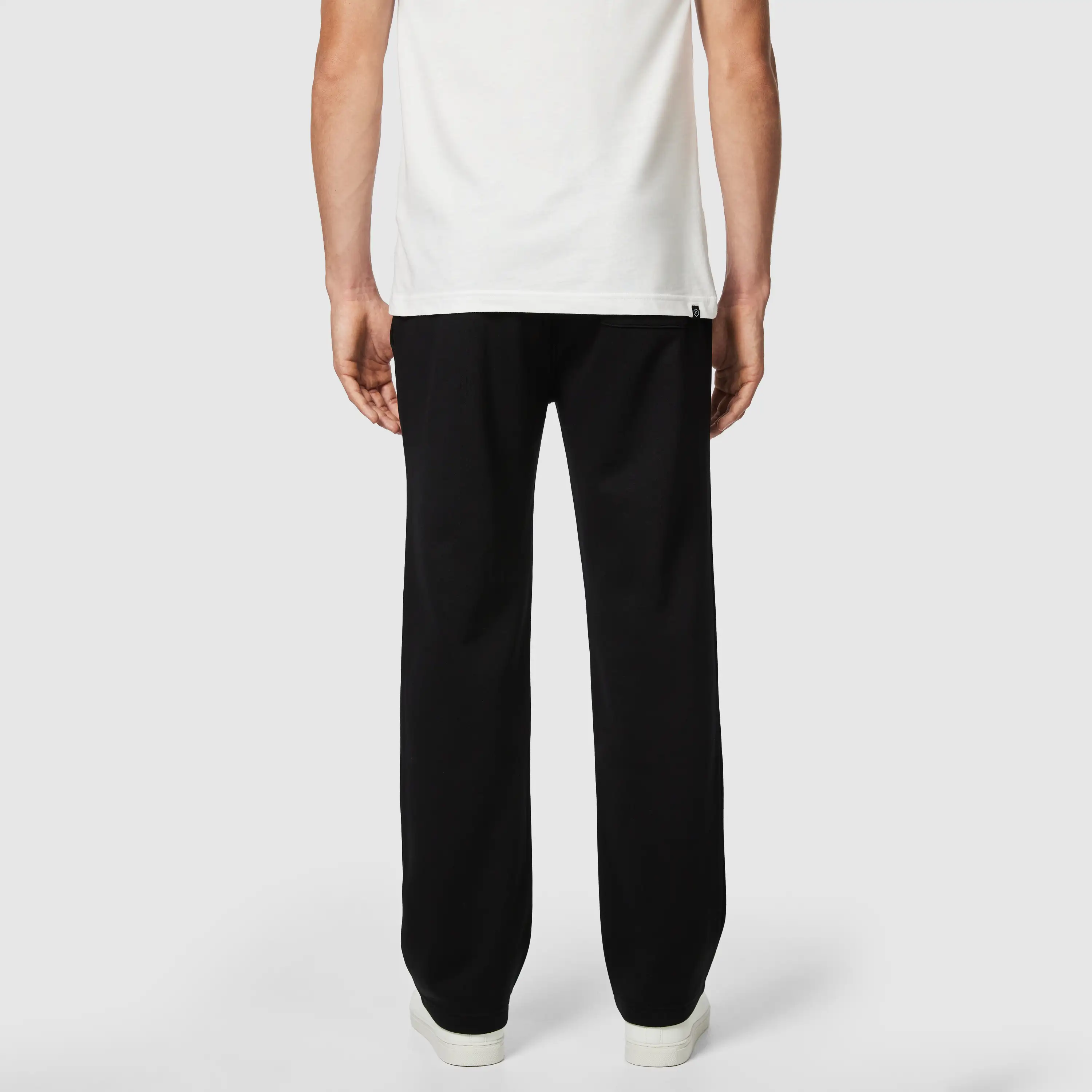 4105-black-levi-sweat-pant-black-1.webp